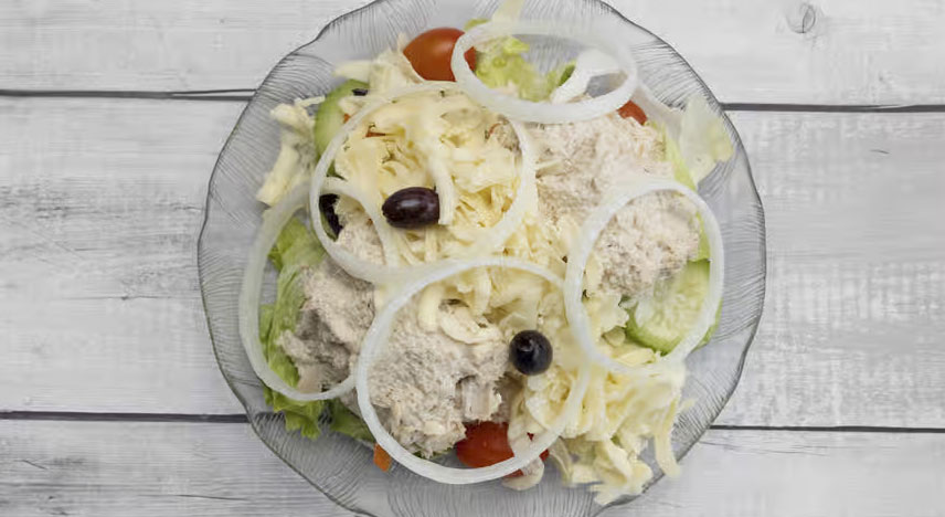 Salad with Tuna Fish, black olives, tomatoes and onions